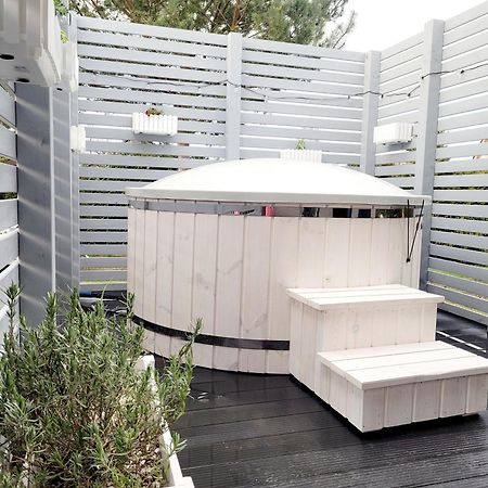 Caloroczny Domek W Nadolu Z Jacuzzi Na Tarasie Nadole  Eksteriør billede