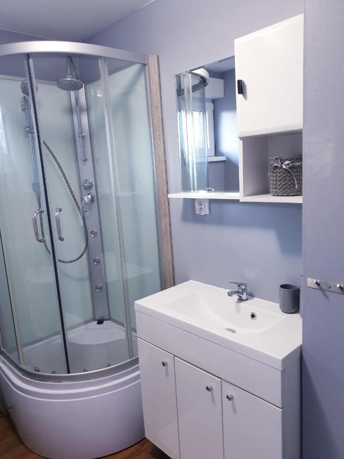 Caloroczny Domek W Nadolu Z Jacuzzi Na Tarasie Nadole  Eksteriør billede